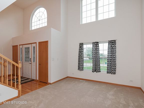 2nd image of 686 Kelley Dr