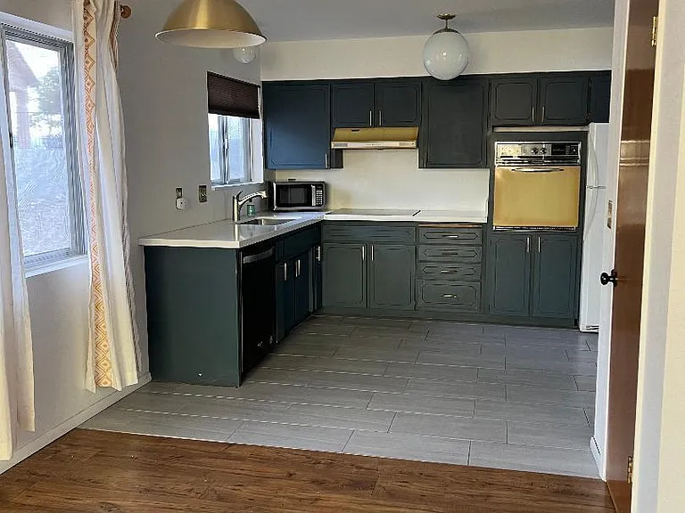 2286 Huntington Dr — Photo 15