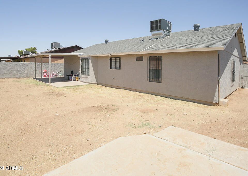 2nd image of 303 E GARDENIA Drive