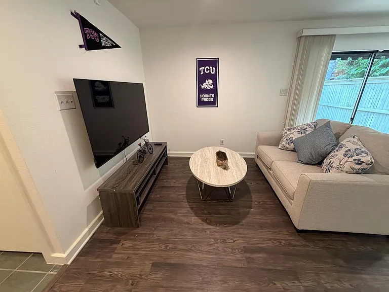 2633 McCart Ave — Photo 21