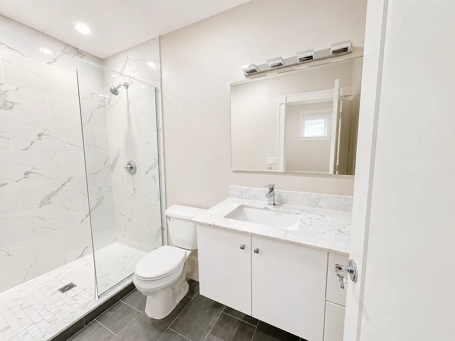 3 bed, 1300 sqft, $5,800 — Photo 3