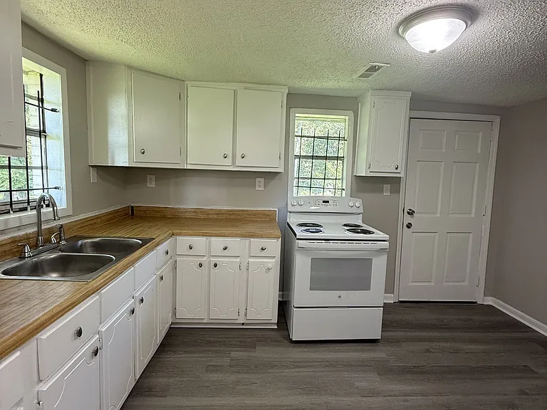 9720 Westfield Pl — Photo 5