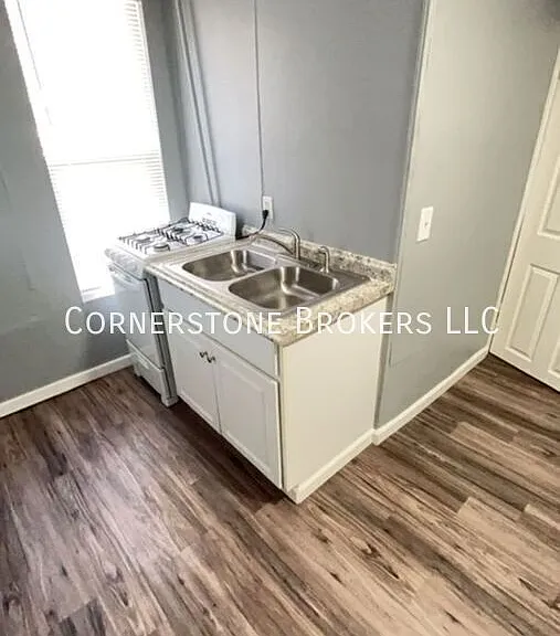 305 Colorado Ave #1 — Photo 2