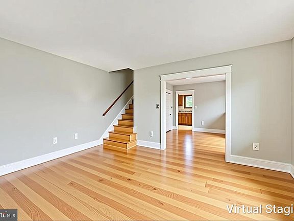 5th image of 291 W Essex Ave