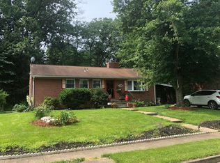 7127 Dalhouse St, Springfield, VA 22151