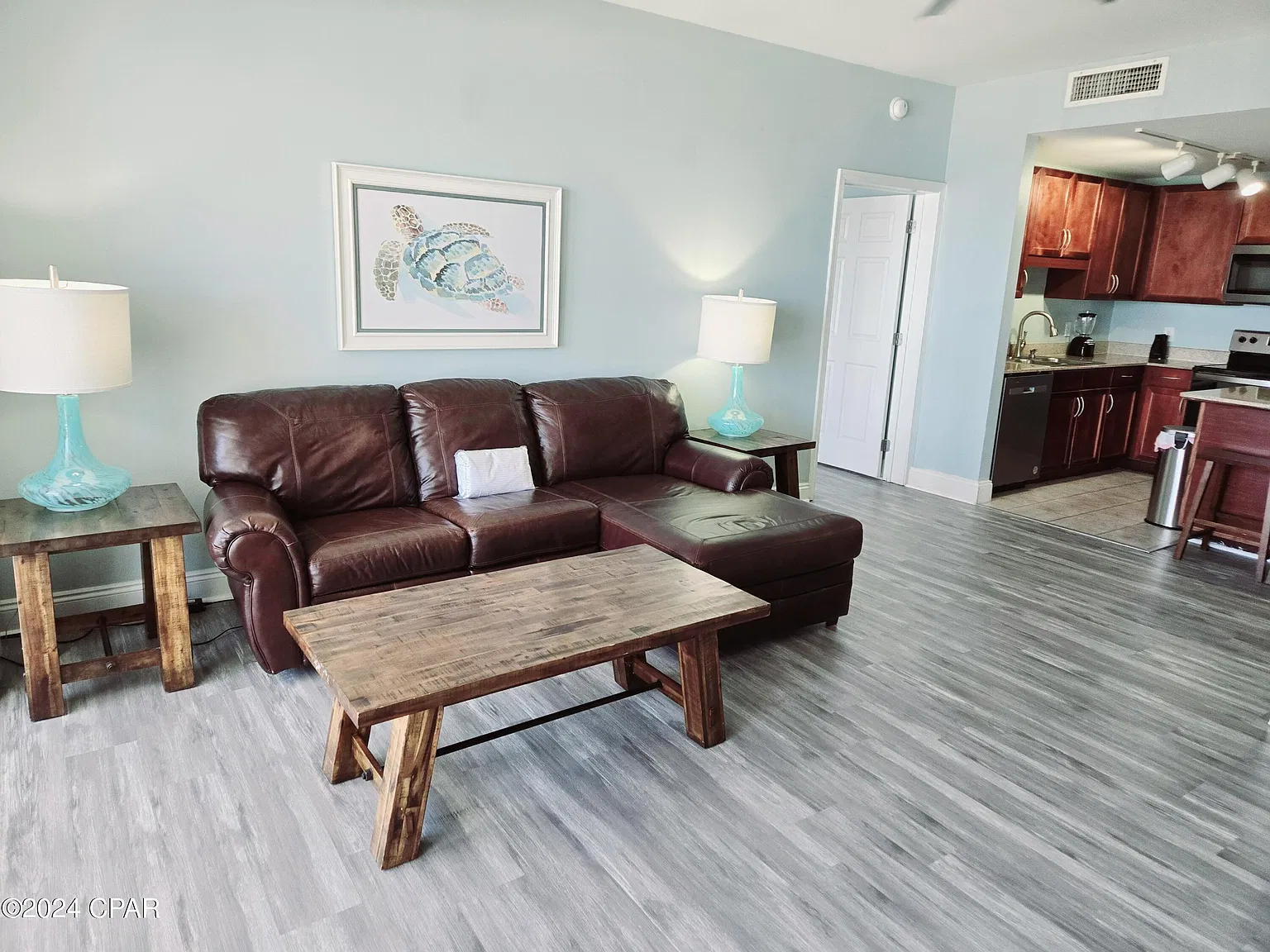9860 S Thomas Dr — Photo 2