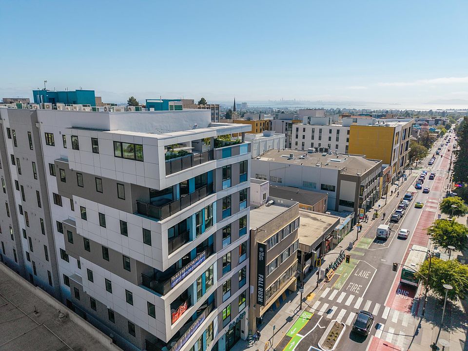 Building Photo 2