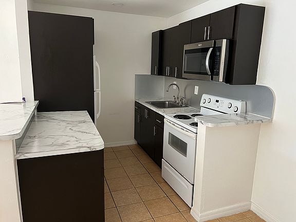 3rd image of 7101 Miami Lakes Dr APT Q12