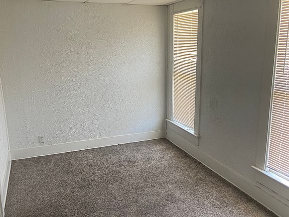 4th image of 422 E Main St #D