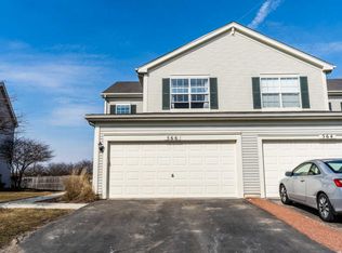 566 W Kristina Ln, Round Lake, IL 60073
