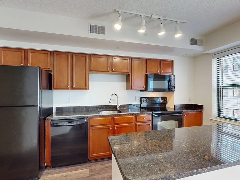 1301 Thomas Circle — Photo 48