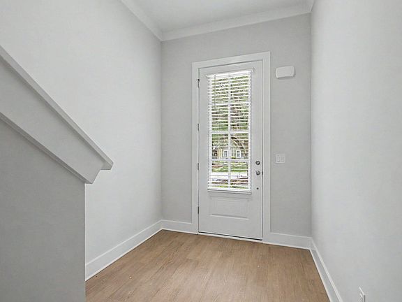 4th image of 4065 Four Oaks Blvd