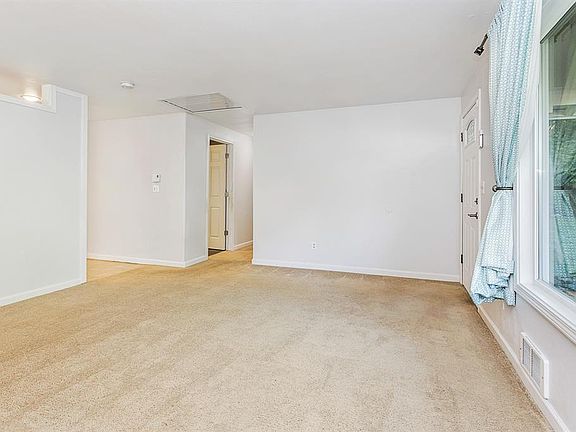 3rd image of 8122 71st Pl SE