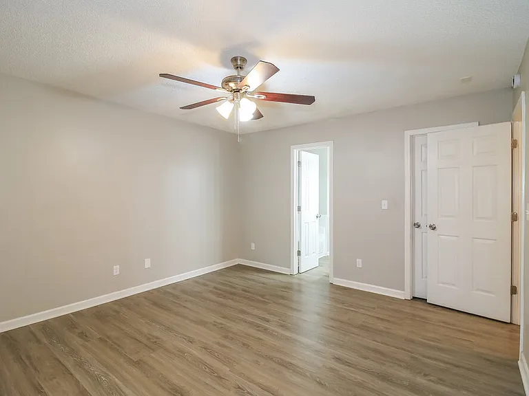 1205 Redbud Ct — Photo 10