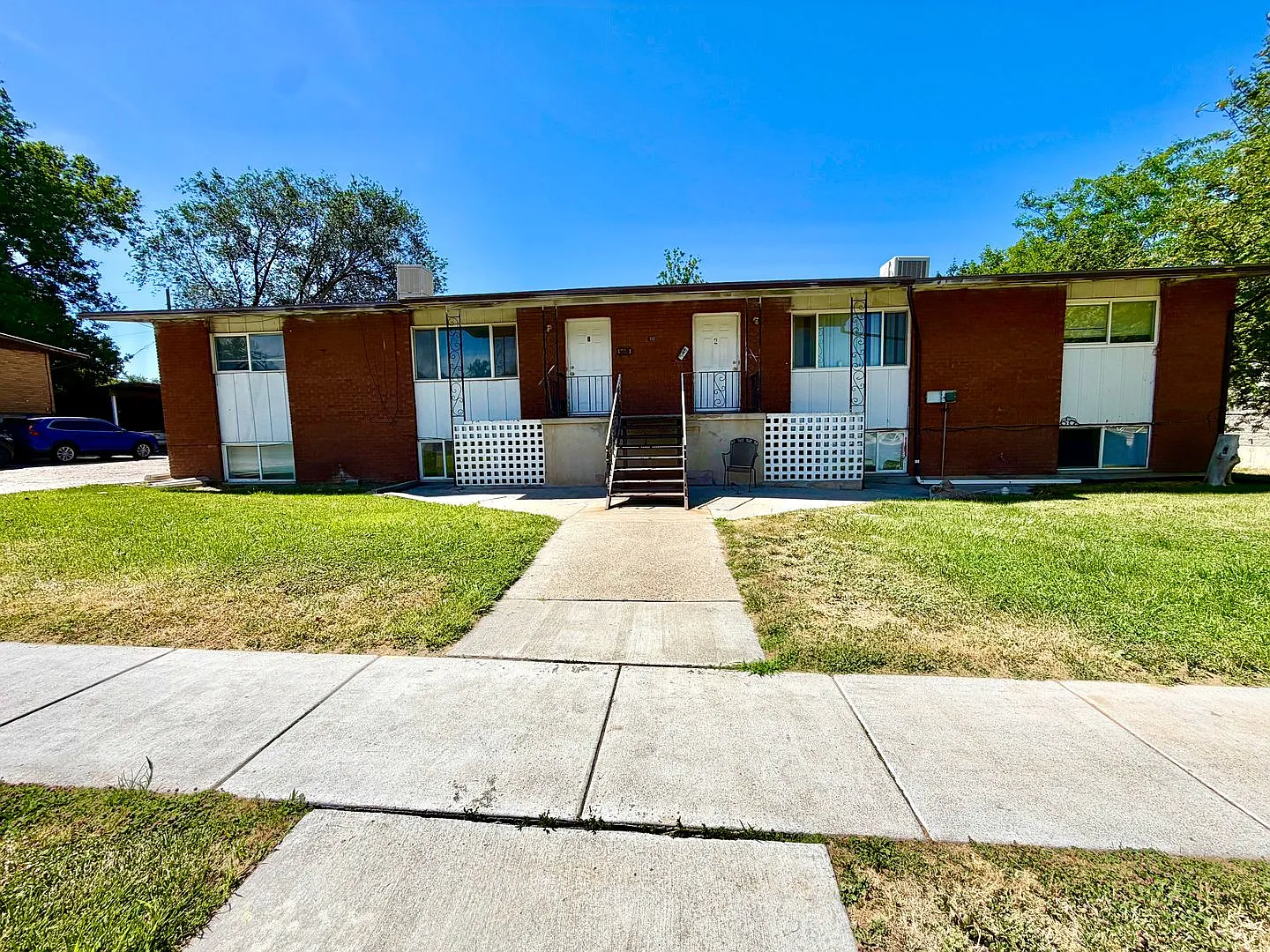 105 W 250 N 4 plex — Photo 1