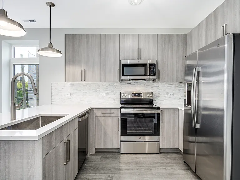 1507 N Sedgwick St #4 — Photo 3