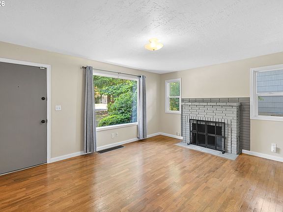 4th image of 1053 SE Barnes Rd