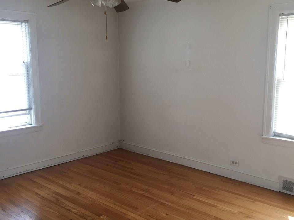 1st bedroom
