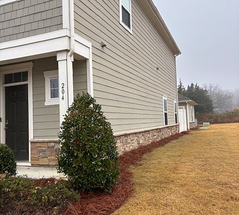5th image of 204 Sagecroft Ln