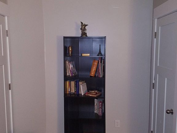 4th image of 2824 Pillsbury Ave S #1