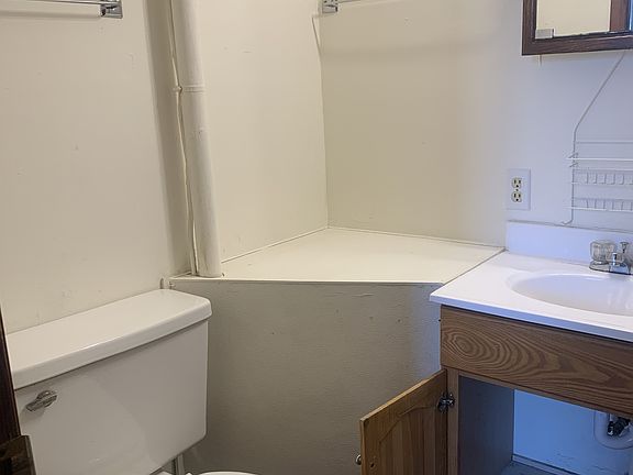 5th image of 337 N Walnut St #337