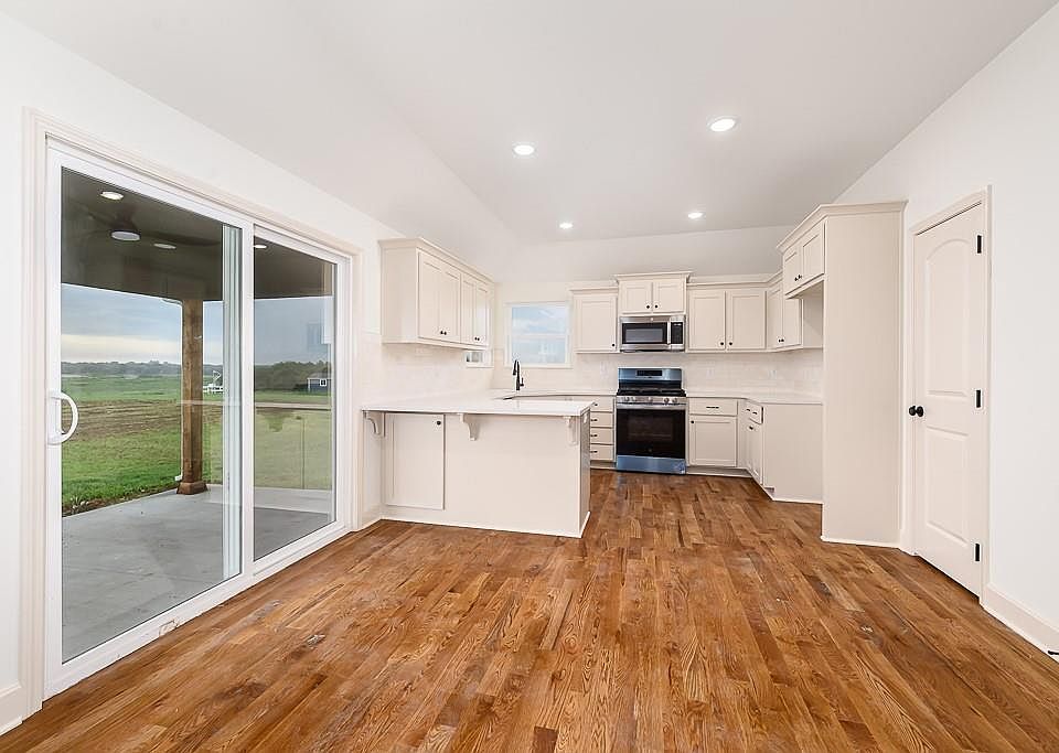 23576 235th St, Leavenworth, KS 66048 | Zillow