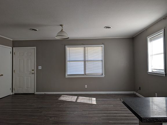 5th image of 120 Willow Ln APT A