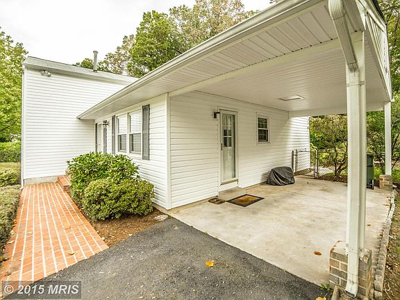 3rd image of 2209 Senseney Ln