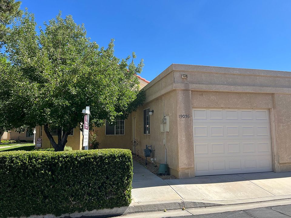 1st image of 19036 Primsrose Ln