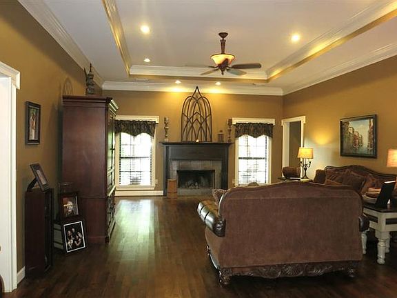 5th image of 12844 Country Club Dr