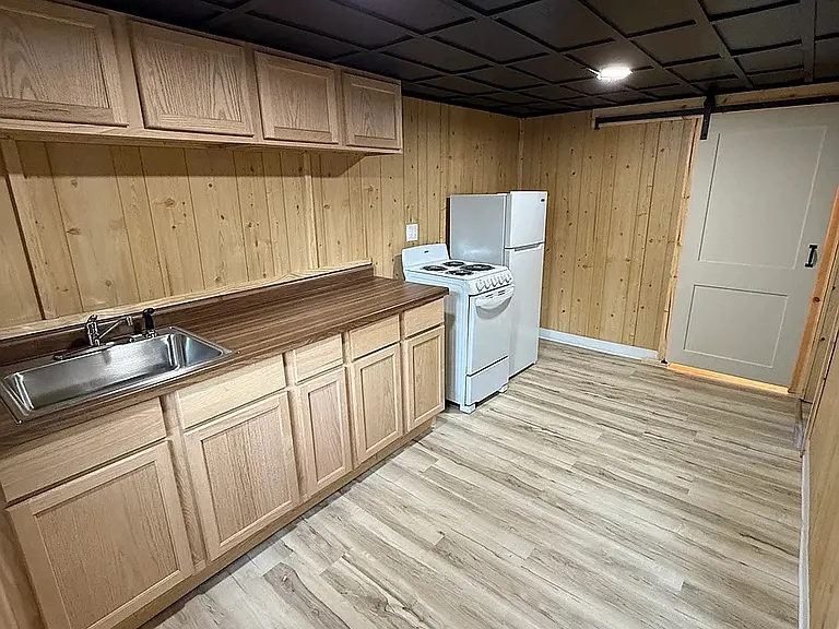 248 Wildflower Ave #8 — Photo 1