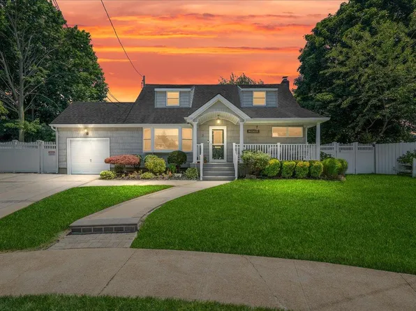 3 Cherry Court, Massapequa Park, NY 11762