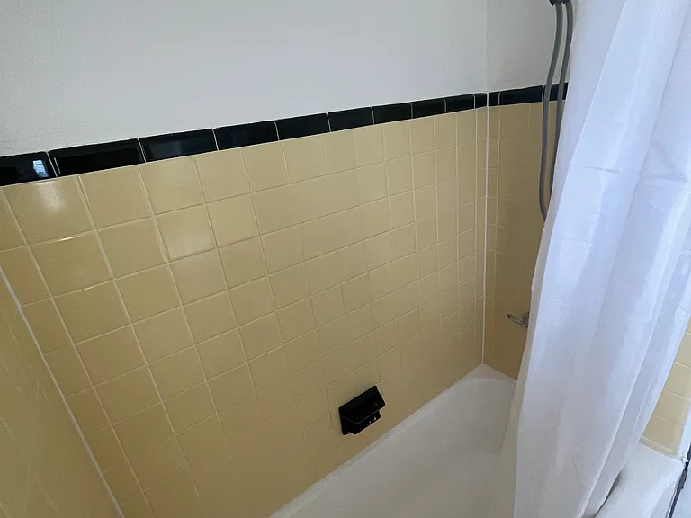 517 SE Highschool Ave — Photo 8