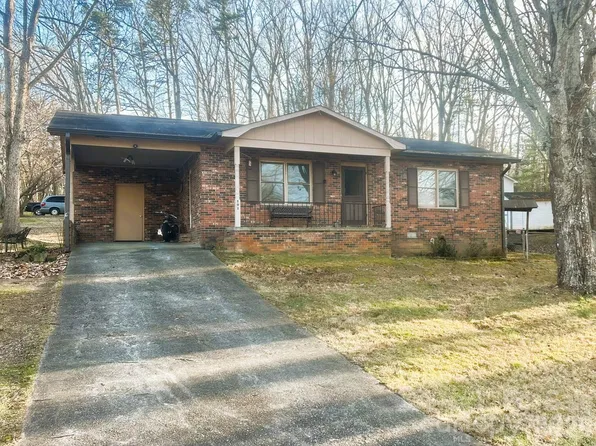 101 Poteat Dr, Morganton, NC 28655