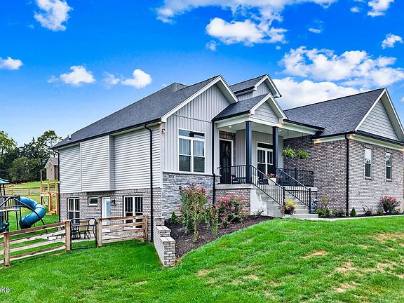 2nd image of 552 Crafton Dr