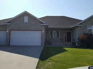 1403 Singing Hills Dr SE, Lonsdale, MN 55046