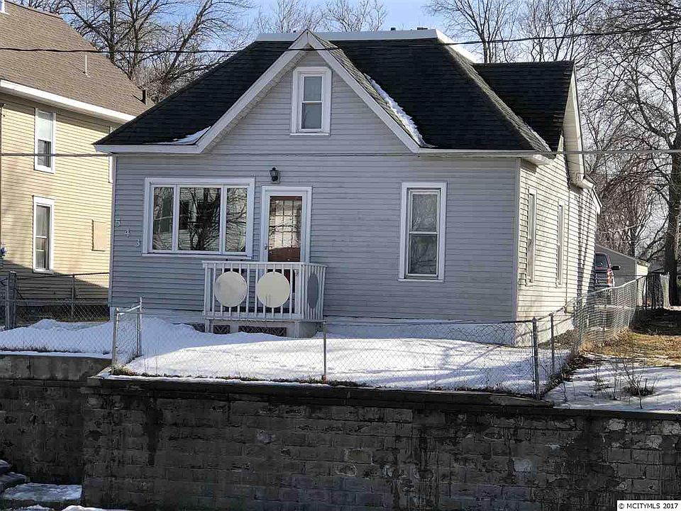 1st image of 543 4th St NE