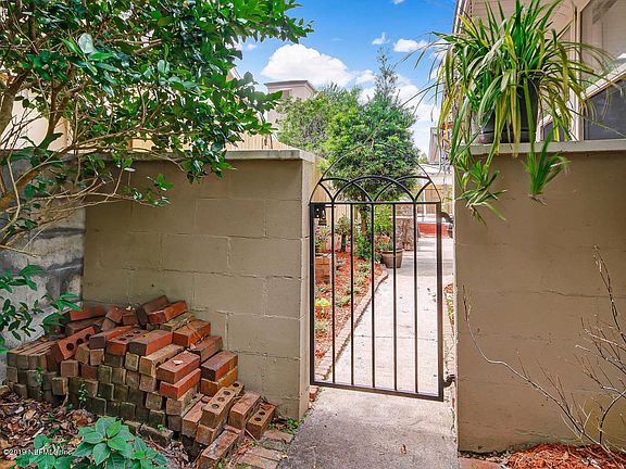 5th image of 5324 Della Robbia Way