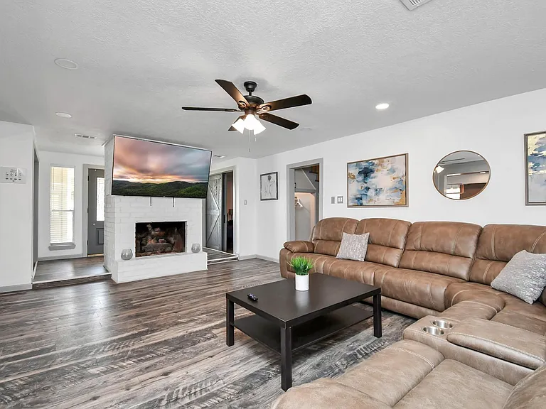 15711 Creekhaven Dr — Photo 15