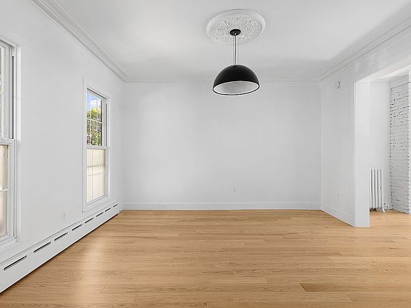 5th image of 88 Chestnut St