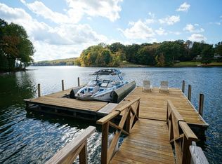 24 Deerfield Rd, Brookfield, CT 06804