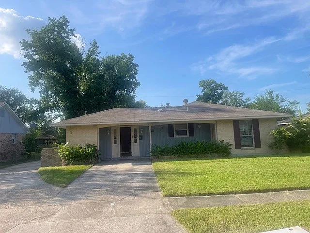 5755 Larchwood Dr — Photo 1