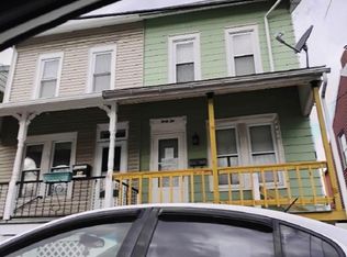 42 S 2nd St, Womelsdorf, PA 19567