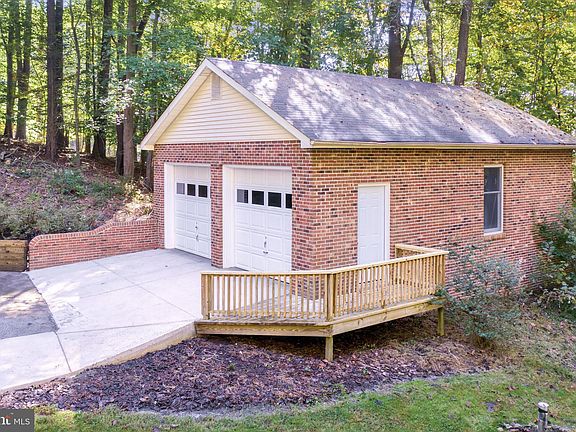 2nd image of 3428 Smithville Dr