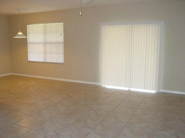 3 bed, 1357 sqft, $1,475 — Photo 2