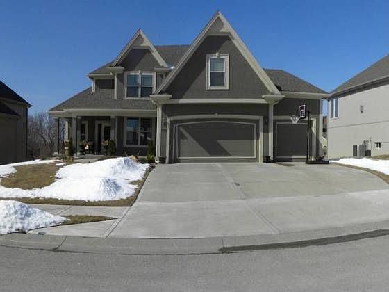 1st image of 9016 N Agnes Ave