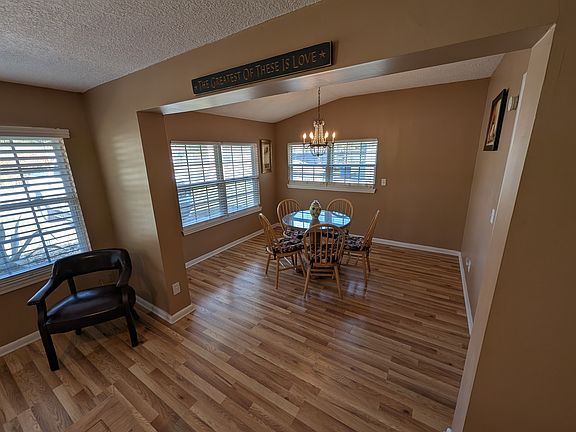 3rd image of 11950 Walle Dr