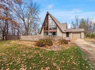 1302 Kentucky Ave, Hazleton, IA 50641