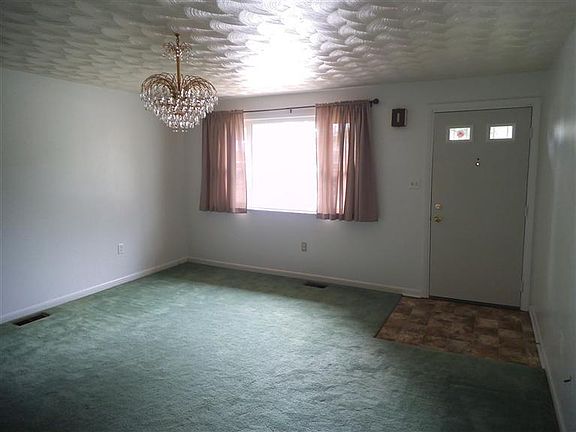 2nd image of 419 Avon Oak Ct