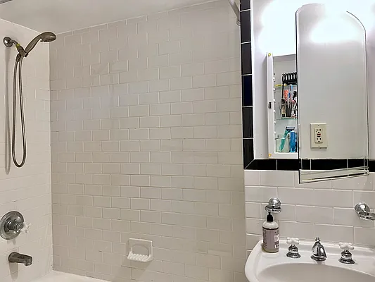 Rented by Steven Corcoran Real Estate | media 3